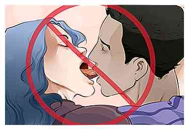 3 måder at spørge din kæreste til fransk kys