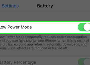 Sådan opretholder du lav strømtilstand efter batteriopladningen på en iPhone