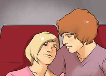Hvordan at vide, hvis en fyr vil kysse dig på en biograf 9 trin