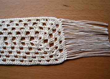 Comment faire pour crocheter une écharpe rectangle de mamie (avec des photos)