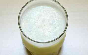 Een bananenmilkshake maken zonder blender 6 stappen