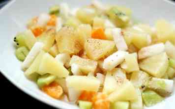 Comment faire une salade de fruits à la cannelle, au miel et à l'ananas