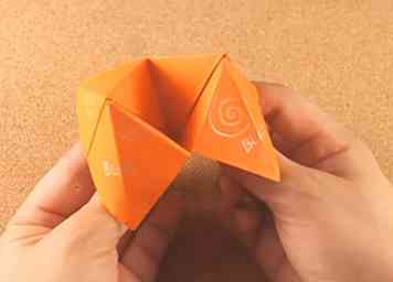 Hoe maak je een Cootie Catcher (Origami Fortune Teller) 10 stappen