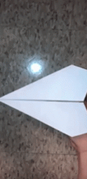 Comment faire un avion en papier en utilisant une chaîne de montage