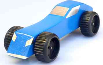 Comment faire une voiture de course Pinewood Derby 9 étapes (avec photos)