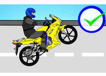 Comment effectuer des roulettes d'embrayage sur une moto 10 étapes