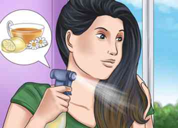 Wie man dunkles Haar mit Zitronensaft aufhellt oder erhellt: 9 Schritte