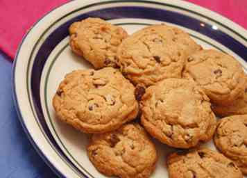 Comment faire des biscuits au beurre d'arachide aux pépites de chocolat 6 étapes