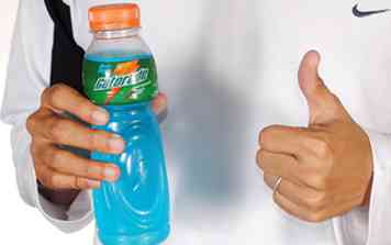 Comment faire de faux Gatorade pour les farces 3 étapes (avec photos)