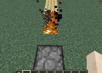 Cómo hacer fuego en Minecraft (con fotos)