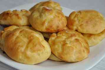 Hoe Gougeres (Franse kaasrookjes) maken 13 stappen