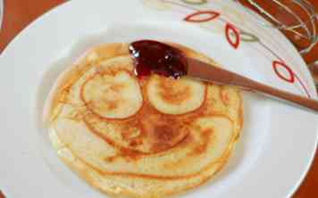 Cómo hacer Happy Face Pancakes 8 pasos (con fotos)