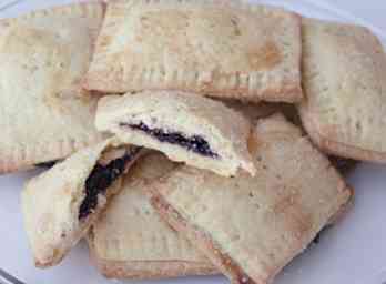 Wie man hausgemachte Blueberry Poptarts (mit Bildern)