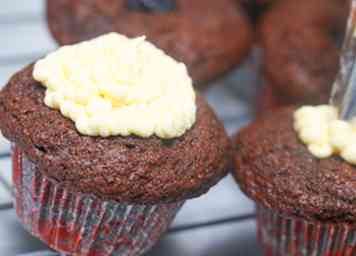 Comment faire des cupcakes irlandais de voiture piégée (avec des photos)