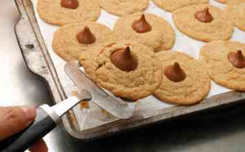 Comment faire des biscuits à la fleur d'arachide (avec des photos)