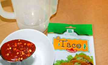 Hvordan man laver rød chilipasta til Taco Fillings 3 trin