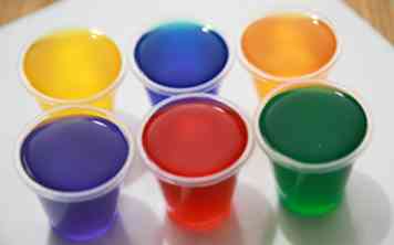 Comment faire des quilles Jello Shots 6 étapes (avec des photos)