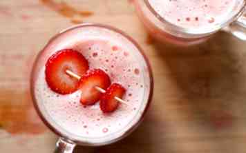 Comment faire de la soupe aux fraises 4 étapes (avec photos)