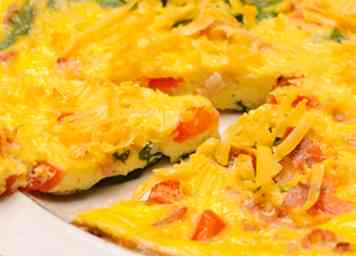 Comment faire une frittata au bacon, aux épinards, à la tomate et au fromage suisse