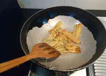 Comment faire des chips de banane douce thaïlandaise (Gluay Charb) 7 étapes