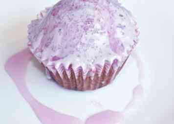 Comment faire des cupcakes violets 12 étapes (avec photos)