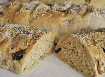 Walnut en Sultana-brood maken (met afbeeldingen)