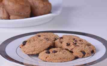 Comment faire des biscuits à l'avoine au chocolat blanc et au chocolat 8 étapes