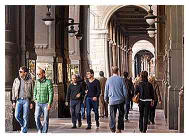 Comment se déplacer à bon marché à Rome 6 étapes (avec photos)