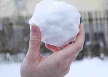 3 façons de faire une boule de neige