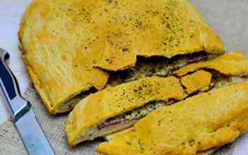 Comment faire un stromboli italien (avec des photos)