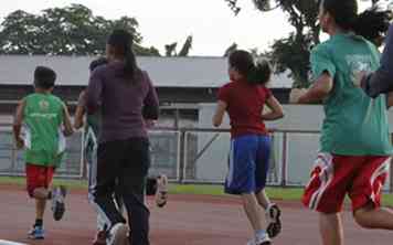 Comment emballer un sac pour les jeux de sport hors de la ville (filles) 7 étapes