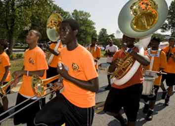 Hoe u geld kunt ophalen om Marching Band-instrumenten te kopen 14 stappen