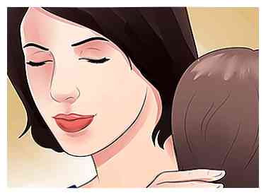 Cómo obtener un bebé con una infección del oído para dormir 9 pasos