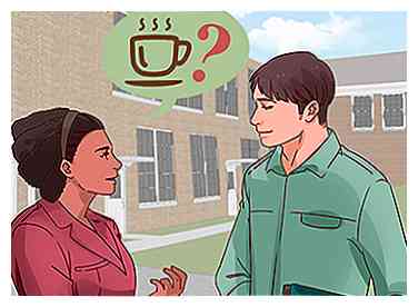 3 måder at få en fyr til at bemærke dig på skolen