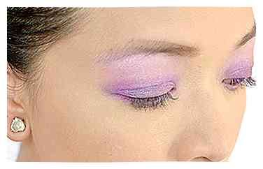 Comment obtenir le look féerique violet pour vos yeux en utilisant la palette 120