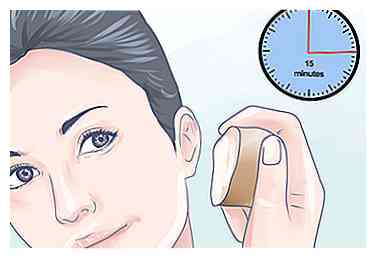 Comment appliquer l'eau de Javel sur votre visage 13 étapes (avec photos)