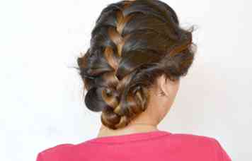 Hoe maak je een Messy Hair Swirl Braid 10 stappen (met afbeeldingen)