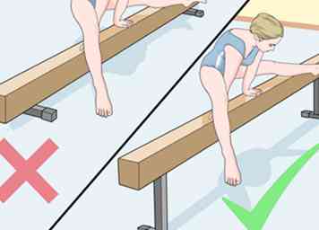 3 Möglichkeiten, eine Straddle Press Handstand Beam Mount zu tun