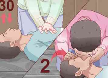 Cómo hacer la maniobra de Heimlich en un adulto inconsciente 13 pasos
