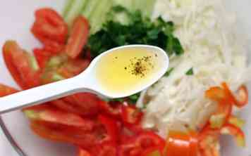 Cómo hacer una ensalada rica en nutrientes 5 pasos (con fotos)