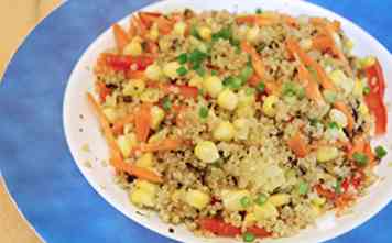 Sådan laver du Quinoa og grøntsagssalat 7 trin (med billeder)
