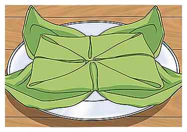4 façons de plier les serviettes de table