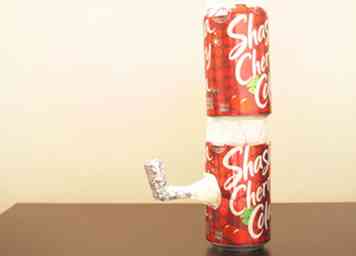 Cómo hacer un tubo de una lata de refresco (con imágenes)