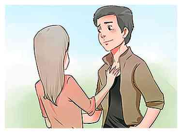 3 måder at få en pige til at lide dig, når hun ikke har nogen interesse i forhold