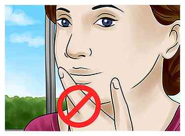 Hoe maak je een schoon gezicht zonder Cleanser 14 stappen